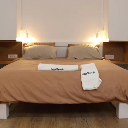 Airport Happy House Free Parking & Early Check-in Апартаменты Surcin