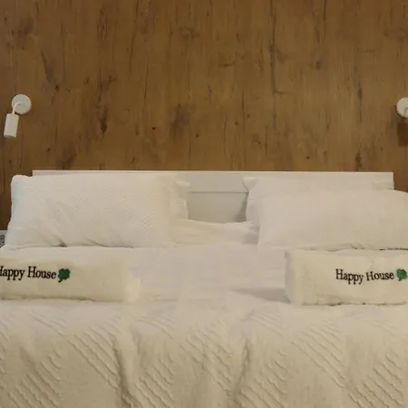 Апартаменты Airport Happy House Free Parking & Early Check-in Surcin