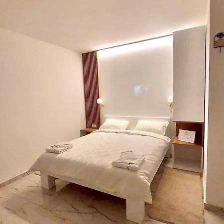 Airport Happy House Free Parking & Early Check-in Surcin