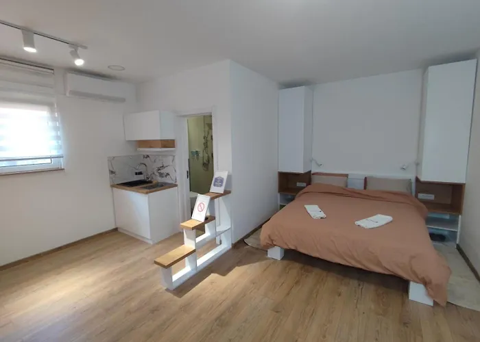 아파트 Airport Happy House Free Parking & Early Check-in