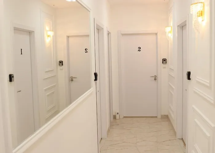 Airport Happy House Free Parking & Early Check-in 아파트