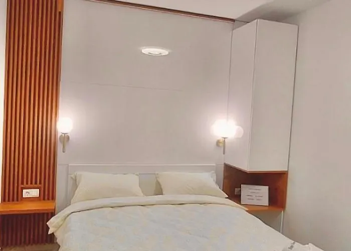 Airport Happy House Free Parking & Early Check-in *